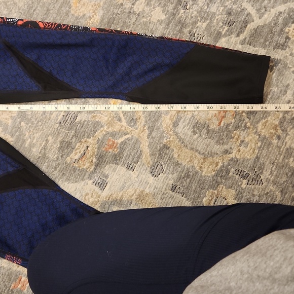 Athleta leggings size medium - Picture 7 of 7